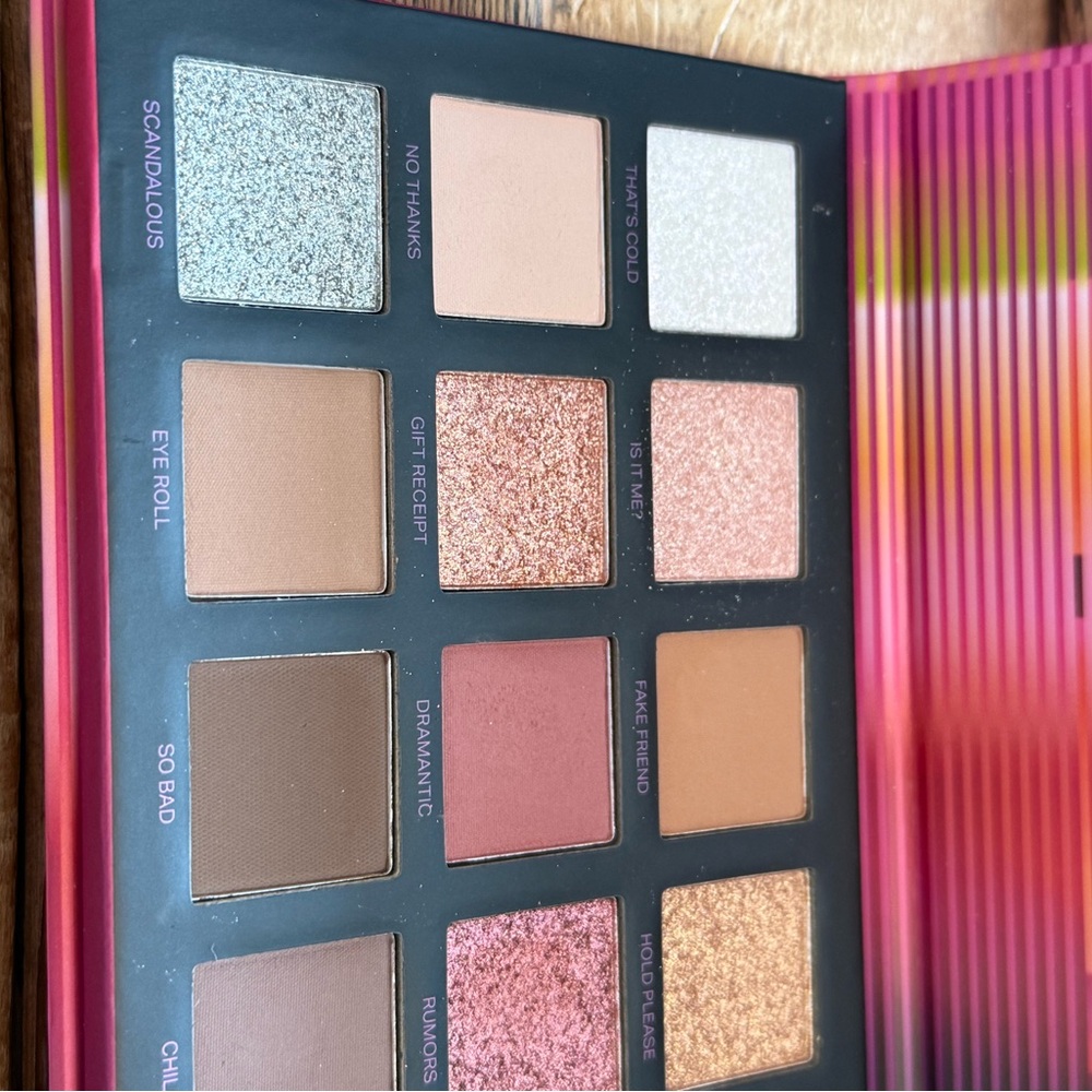 Morphe Shade Thrower Eyeshadow Palette - Pink and Purple Hues - Picture 5 of 6